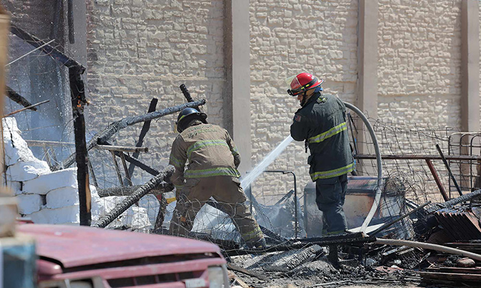 Consume incendio bodega de materiales al surponiente de la ciudad