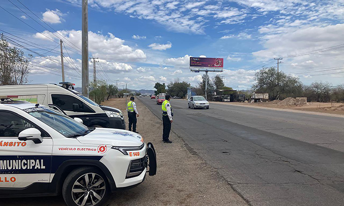 Colocan punto preventivo en salida a Kino; Autoridades de Tránsito Municipal