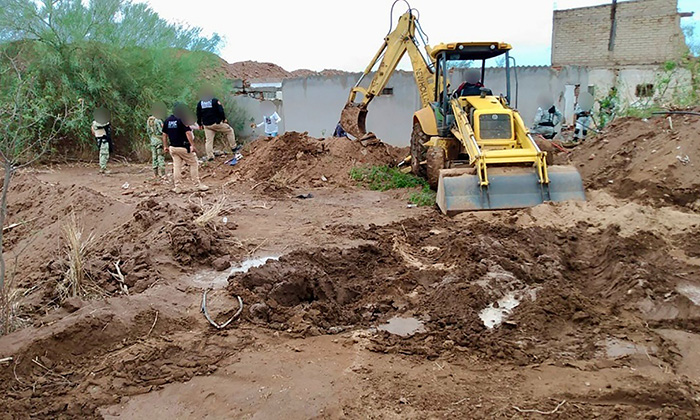 Hallan restos de hasta 24 personas en fosa en San José de Guaymas