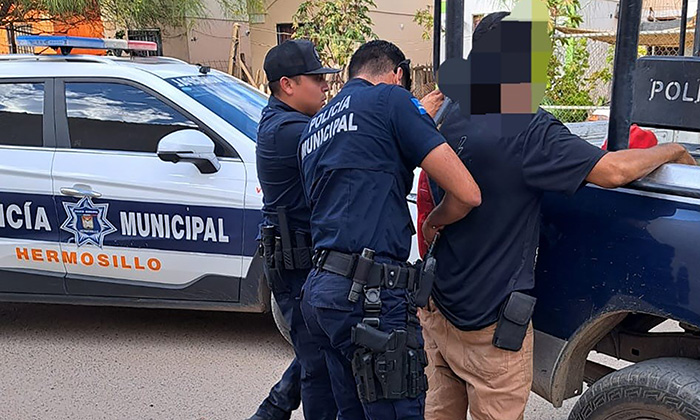 Tunde a su mujer a puñetazos y lo arrestan en la colonia Solidaridad
