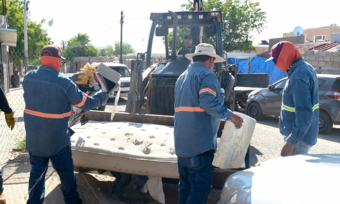 Retiran Ayuntamiento de Hermosillo 173 toneladas de cacharros de cuatro colonias