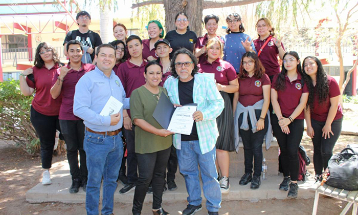 Realizan taller de escritura creativa con perspectiva de género en el Creson