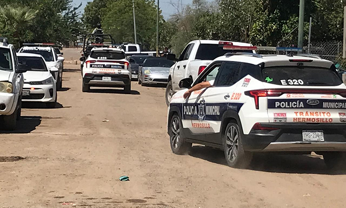 Atrapan agentes de la Policía Municipal a presunto robacarros 