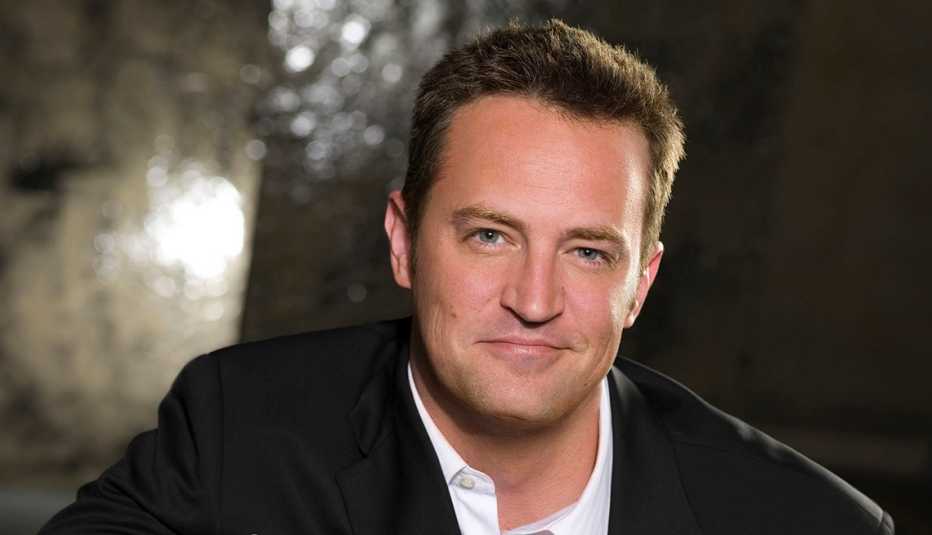 Cinco Personas Acusadas por la Muerte de Matthew Perry: Abuso de Drogas y Negligencia