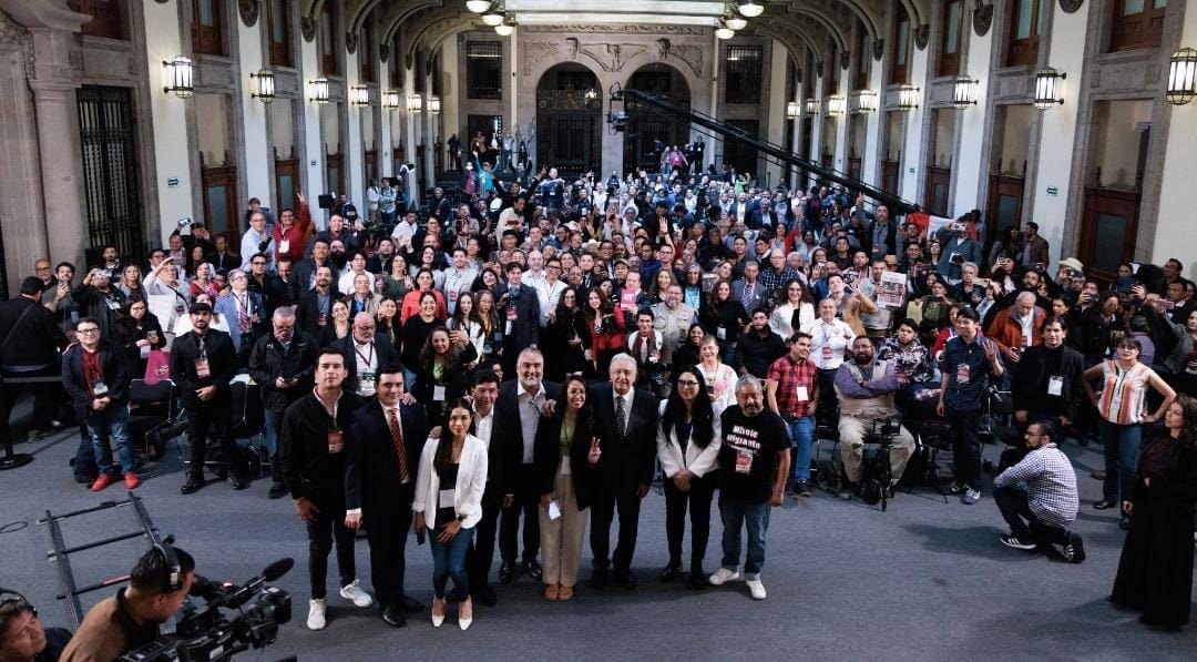 Andrés Manuel López Obrador inauguró encuentro de comunicadores independientes en Palacio Nacional