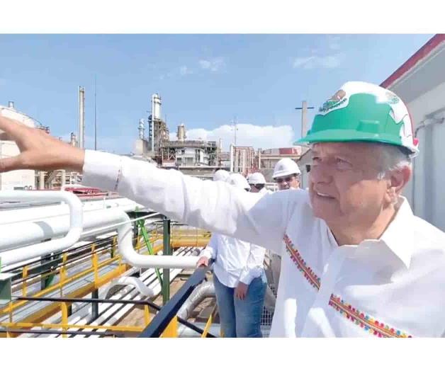 Refinería Dos Bocas Aumenta Producción de Gasolina: AMLO