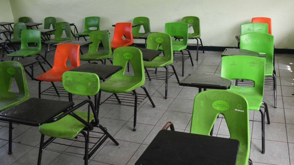 Anuncian suspensión de clases en varias escuelas de México para el 26 de agosto