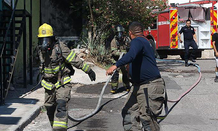 Explota tanque de gas en vivienda en el sector del Cerro de la Campana