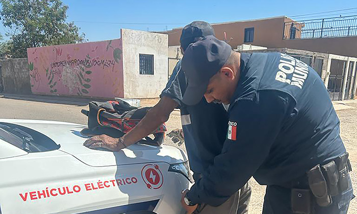 Sorprenden a sujeto armado con enorme machete en la colonia Y Griega