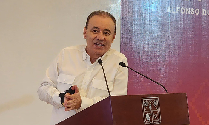 Anuncia gobernador que dio positivo a Covid