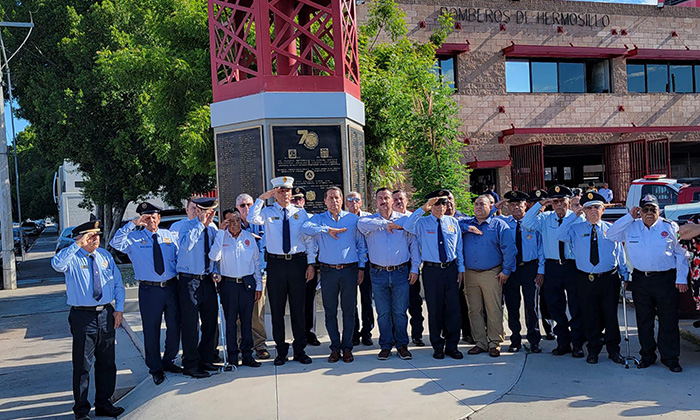 Conmemoran Bomberos 78 aniversario; Reconocen a fundadores