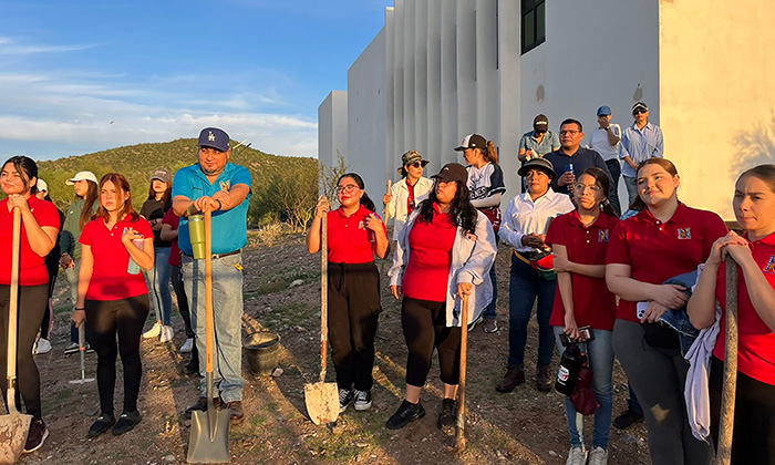 Realiza Creson jornada de reforestación; Alumnos y docentes