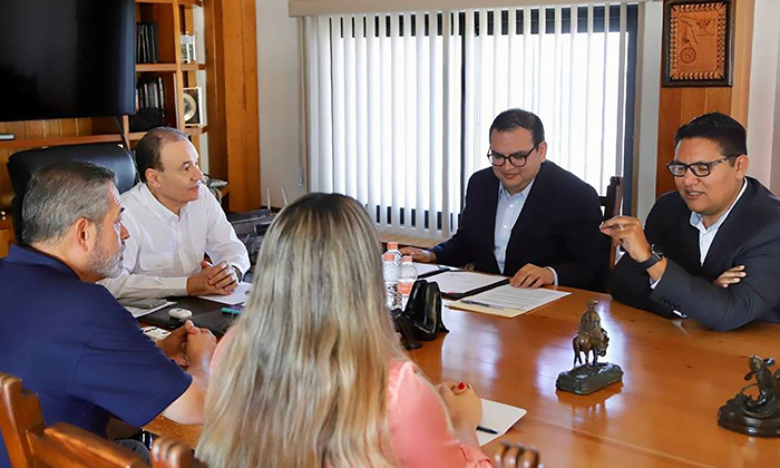 Estimula gobernador llegada de empresas mediante incentivos fiscales