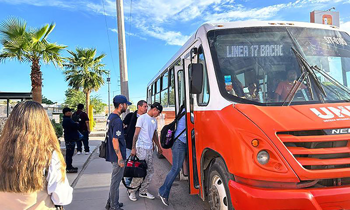 Vigilan cumplimiento del transporte urbano; Inspectores de Transporte