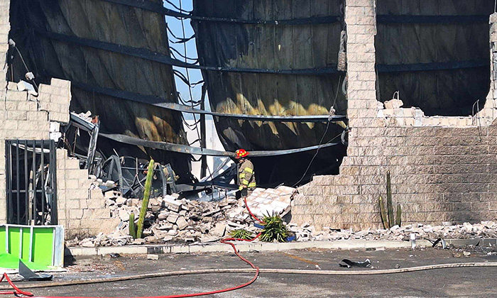 Investigan causa de incendio en bodega