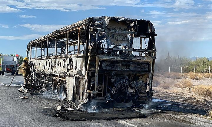 Se quema autobús de pasajeros en la carretera Sonoyta-Caborca