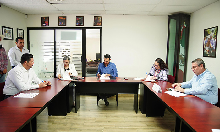 Becarán a internos de Ceresos para estudiar prepa