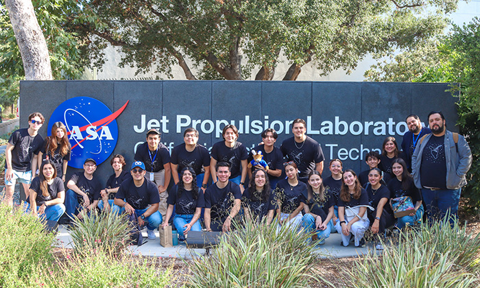 Estudiantes de Sonora visitan la NASA para establecer relaciones y conocer su logística