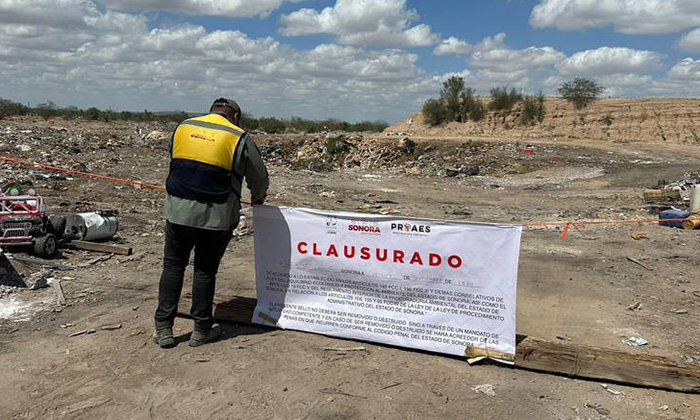 Clausuran enorme basurero clandestino en la carretera 26