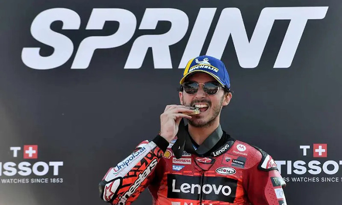 Bagnaia gana la sprint en Misano y cierra diferencia con Martín en MotoGP