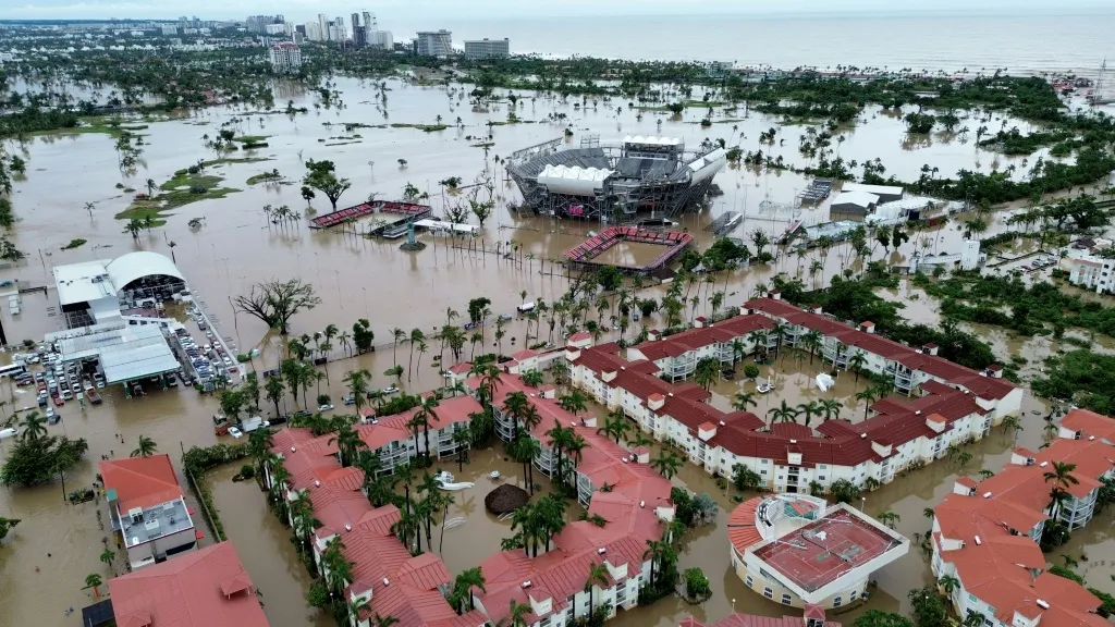 Huracán John deja inundaciones y 15 muertos en Guerrero; AMLO confirma fin de rescate humanitario