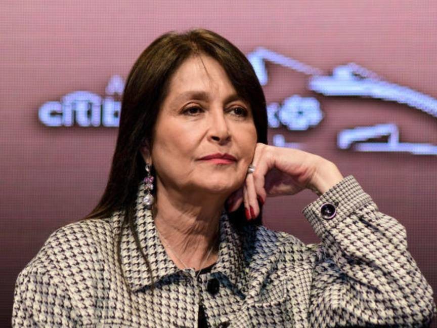 Daniela Romo se recupera de cirugía tras problemas de salud, pero persisten dolores que afectan su trabajo en nueva telenovela