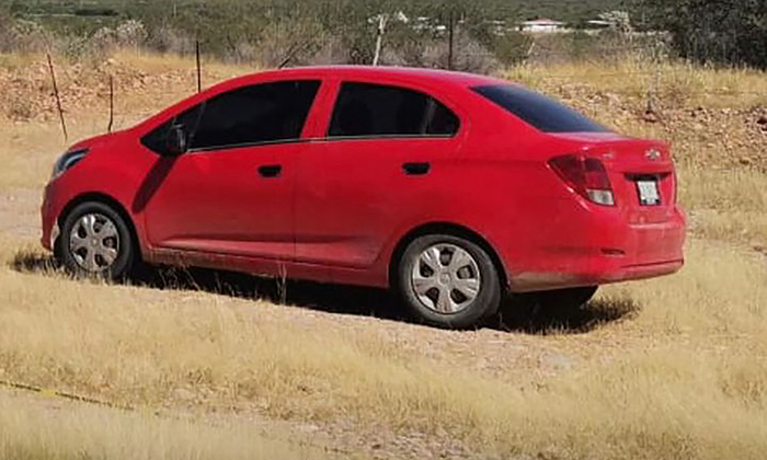 Identifican a asesinado en auto en el camino que lleva de San Pedro a San Miguel de Horcasitas