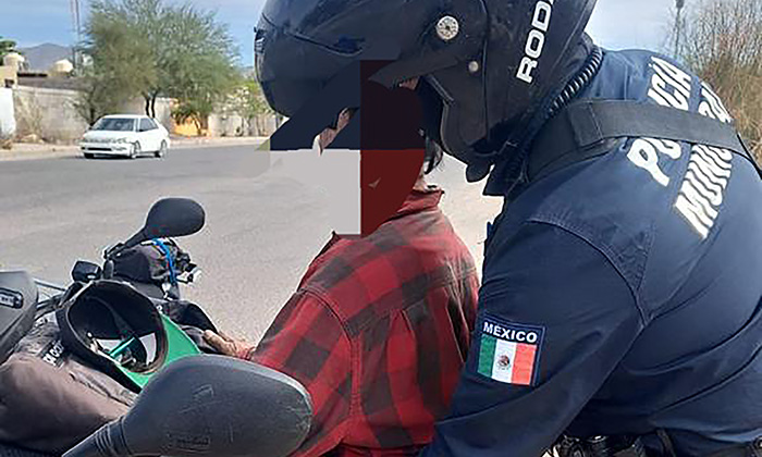 Someten a ciclista con droga crystal en la colonia La Cholla