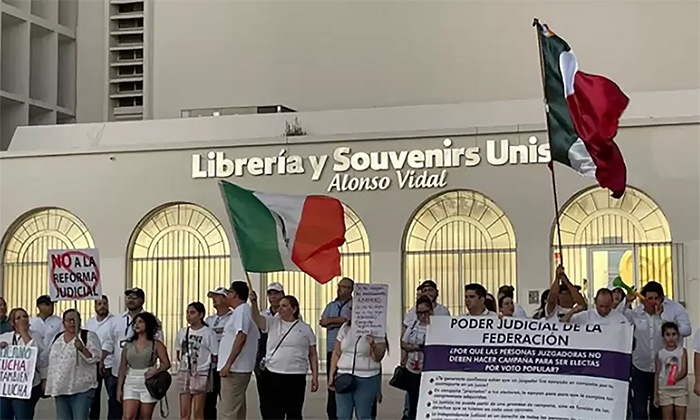 Se manifiestan trabajadores contra Reforma Judicial en el Museo de la Unison