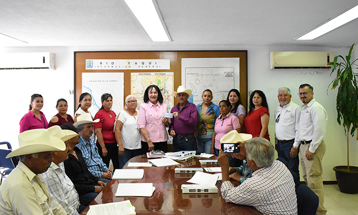 Entregan apoyos a ganaderos del sur de Sonora