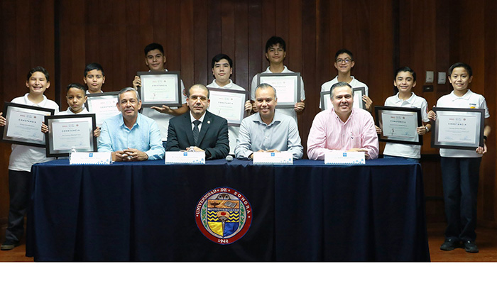 Premian a ganadores de competencia Búho Matemático en la Universidad de Sonora