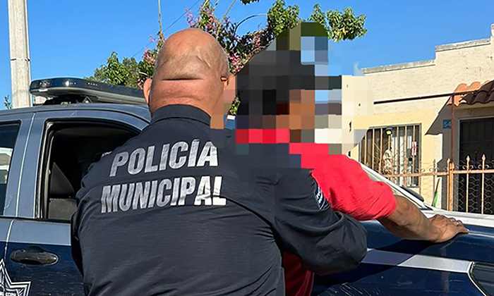 Ataca con hacha y machete a su esposa en la colonia El Mariachi