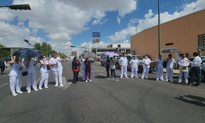 Exigen enfermeros basificación; Realizan manifestación