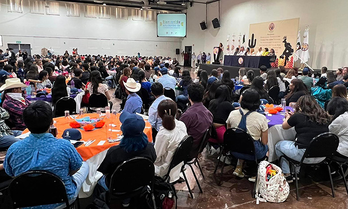 Dan bienvenida a estudiantes de pueblos originarios en la Unison