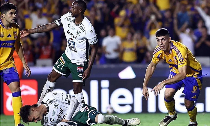 Tigres y León empatan a dos goles en el Estadio Universitario