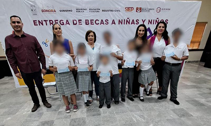 Entregan becas a hijos de internos en el Cereso en Ciudad Obregón