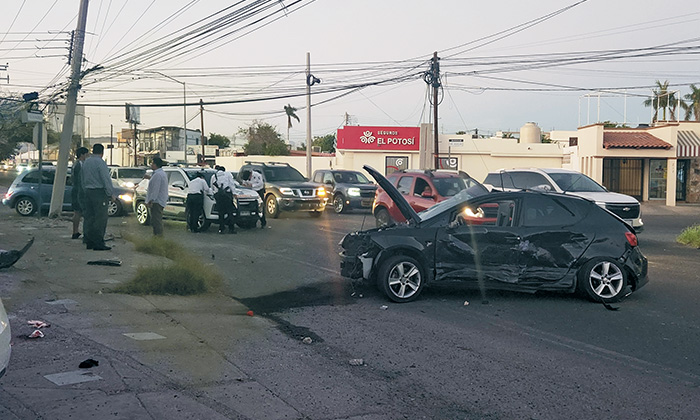 Deja “encontronazo” un muerto y un herido en la colonia Los Arcos