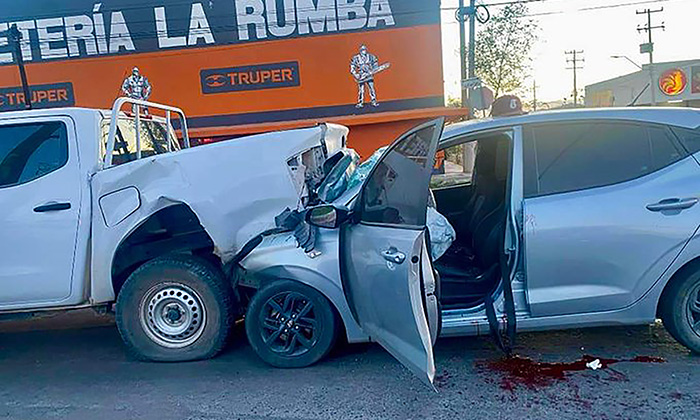 Deja fuerte choque un herido en la colonia De las Flores