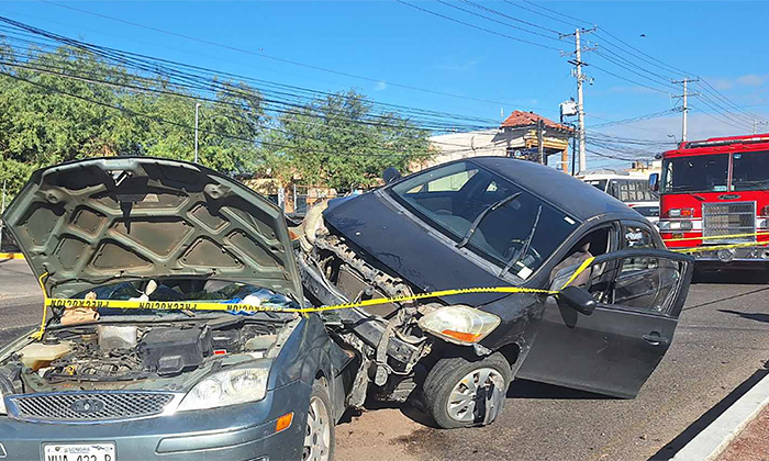 Deja cuádruple choque tres heridos en el bulevar Solidaridad