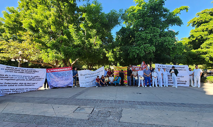 Trabajadores de hospitales se manifiestan en Palacio; Denuncian acoso y hostigamiento