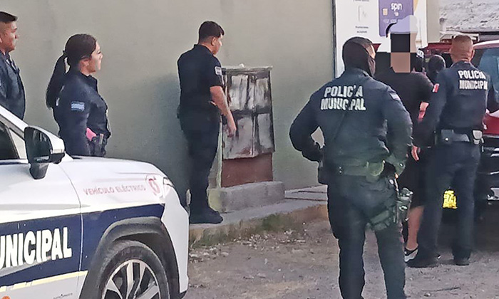 Intenta atropellar a elementos policiacos en la colonia Misión