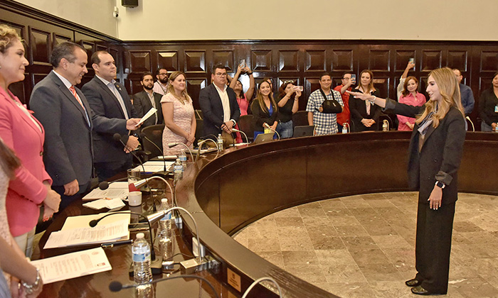 Aprueban en sesión de Cabildo licencia a regidora