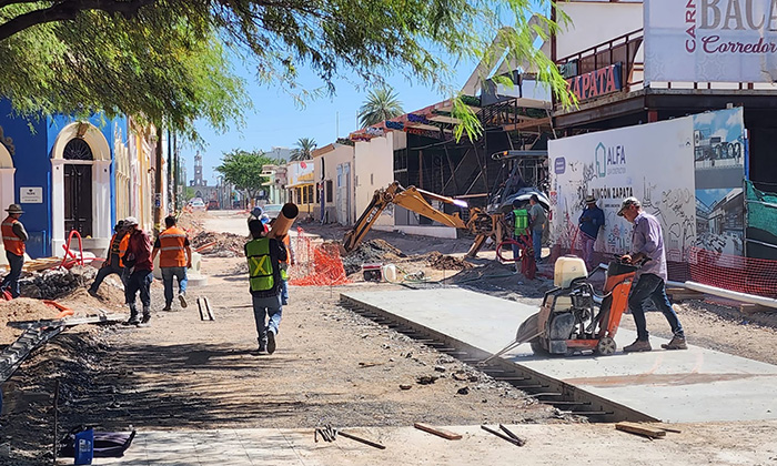 Continúan obras en vialidades del Centro de la ciudad