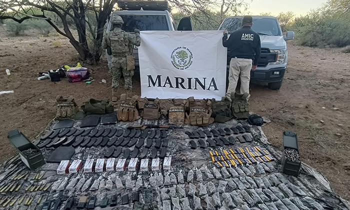 Aseguran arsenal, vehículos y droga en El Sásabe