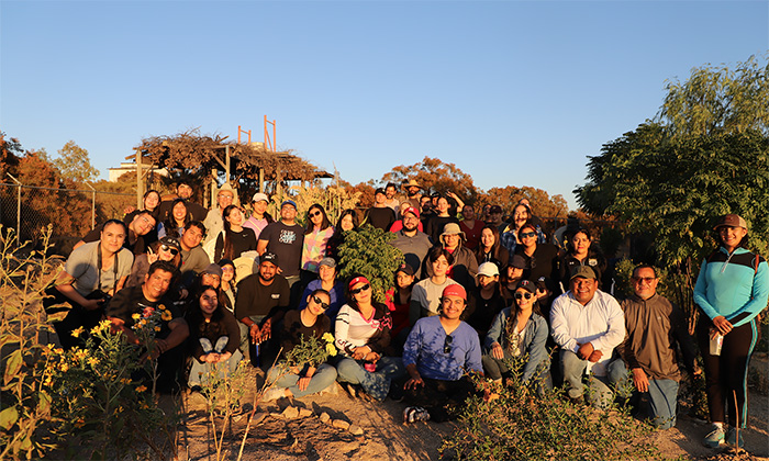 Capacitan a futuros maestros en creación de huertos escolares en Baja California