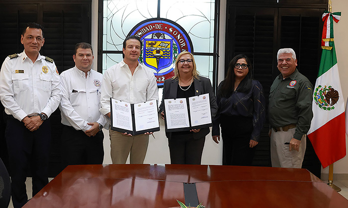 Firman convenio de colaboración Bomberos y Unison