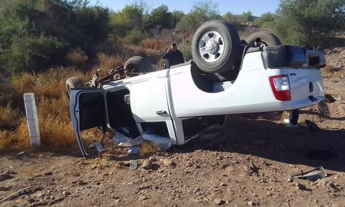 Salen heridos agentes de la AMIC al volcarse en la carretera federal 15