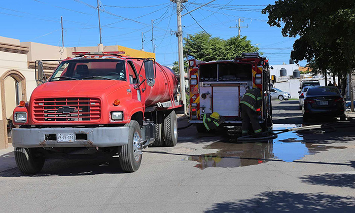 Sofocan incendio en vivienda en la colonia Las Granjas