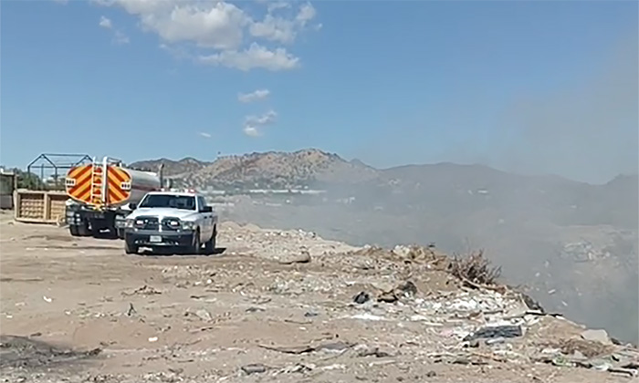 Sofocan incendio en “basurón” en la colonia Las Amapolas