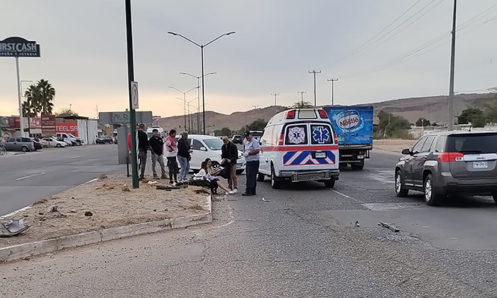 Resulta herida una mujer motociclista en el fraccionamiento Arándanos